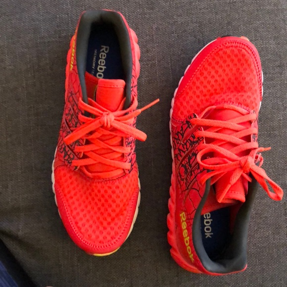 Reebok TwistForm Sneakers - Picture 2 of 3